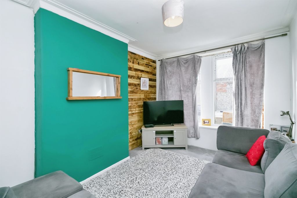 Property photo 3 of 16