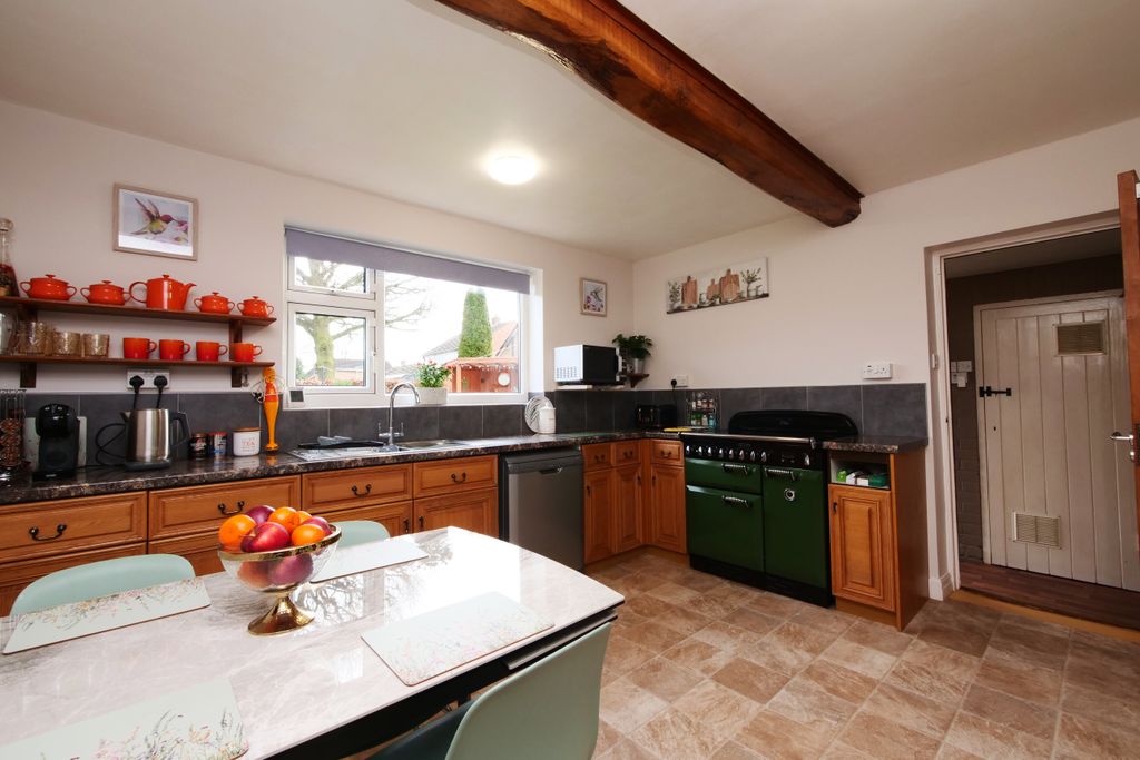 Property photo 3 of 24 Pnmb0766.Jpg