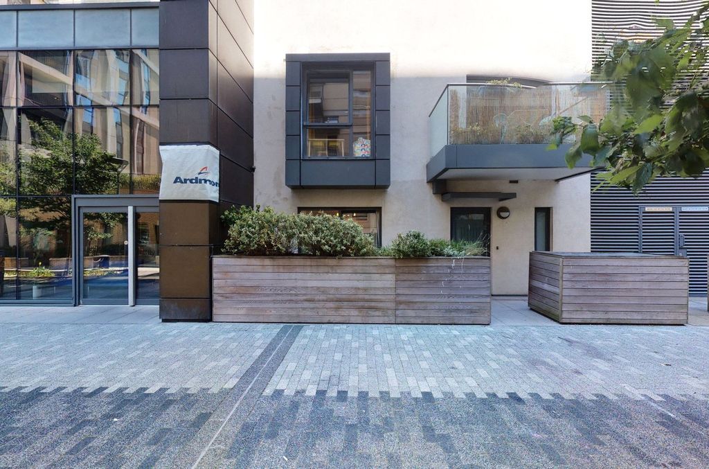 Property photo 1 of 15 External