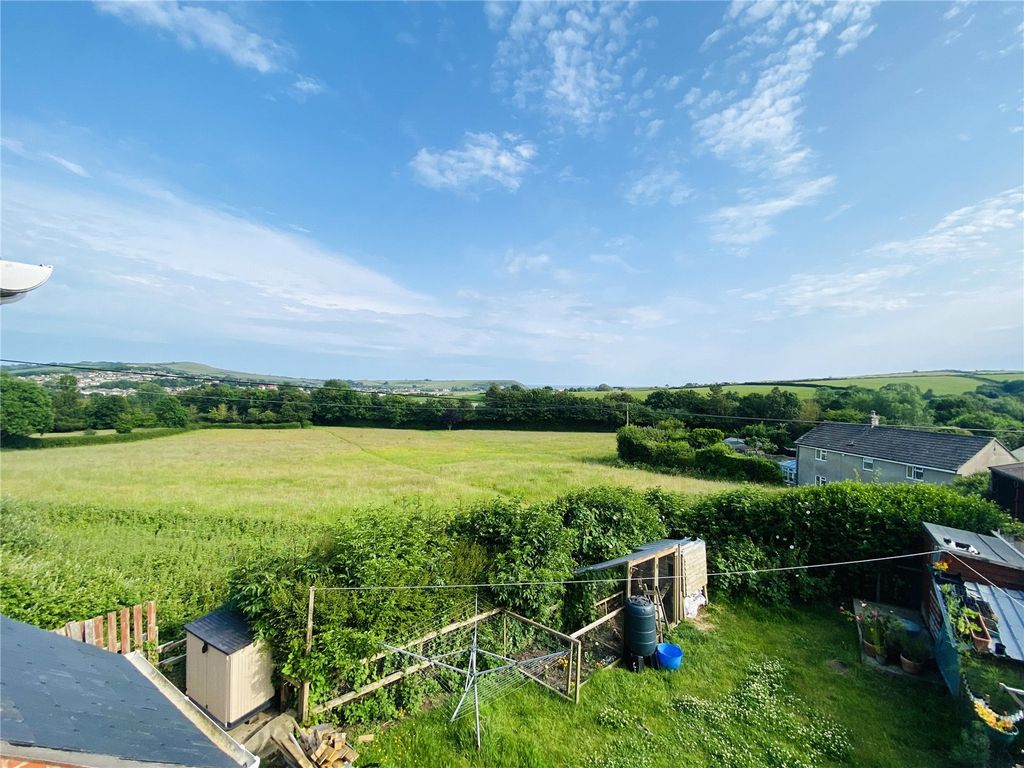Property photo 1 of 39 Picture No. 06
