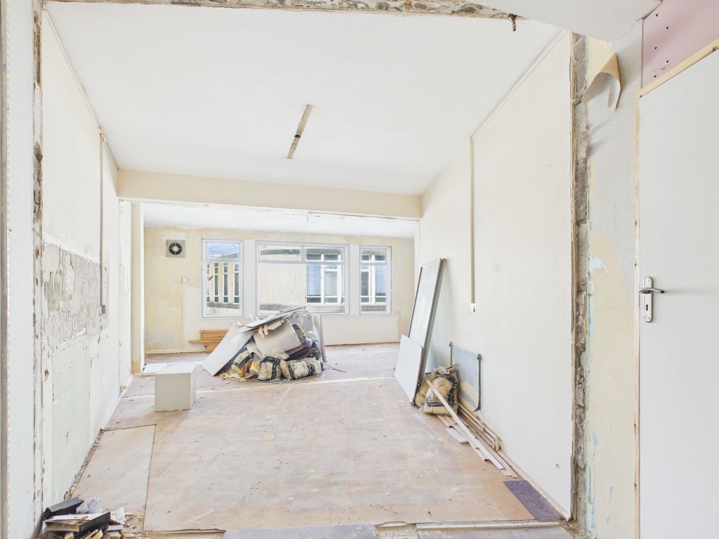 Property photo 3 of 8 Photo 2