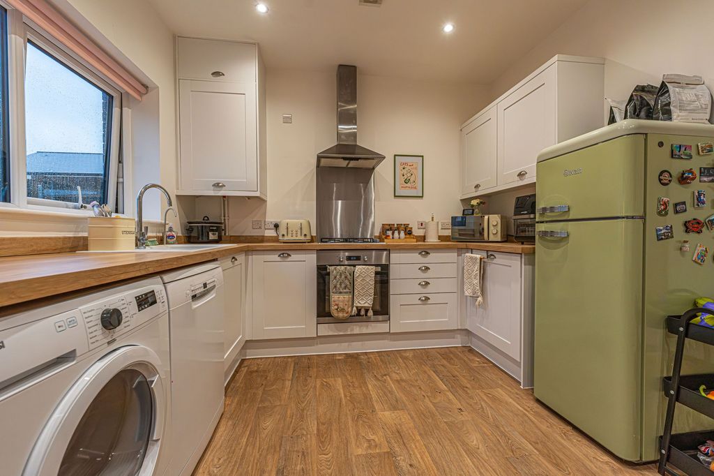 Property photo 3 of 22