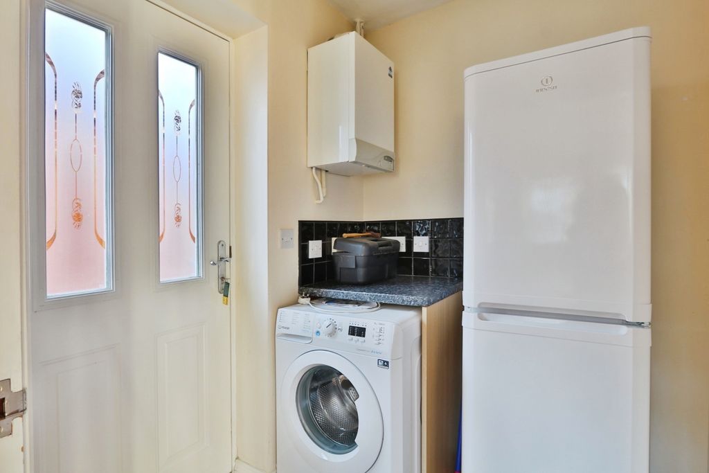 Property photo 3 of 14 4125037