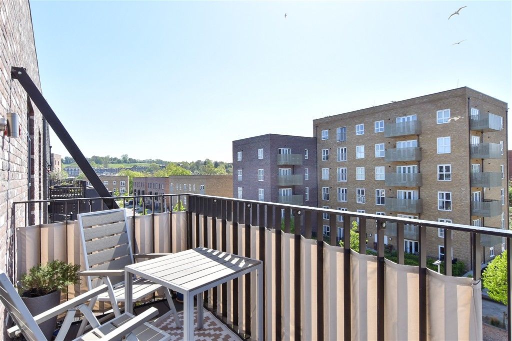 Property photo 3 of 12 Balcony