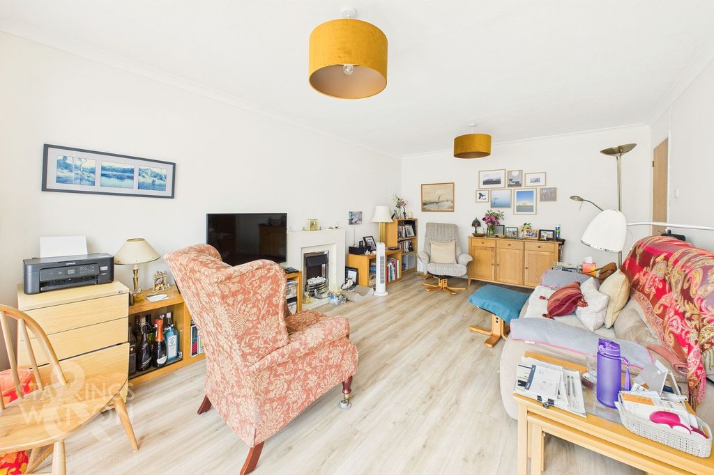 Property photo 3 of 18