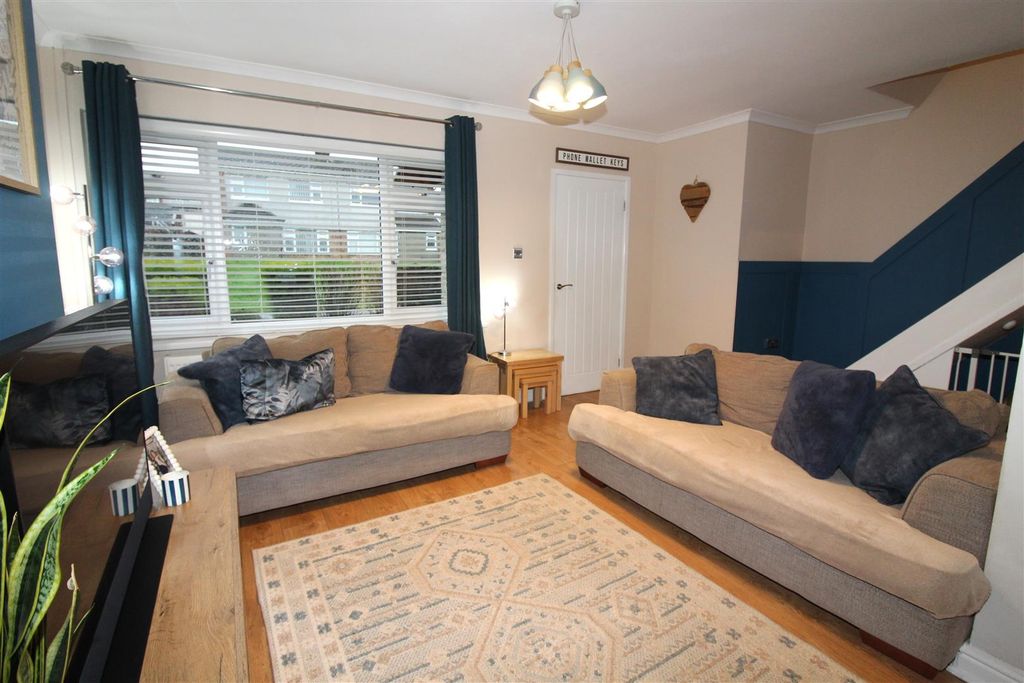 Property photo 2 of 27 Lounge