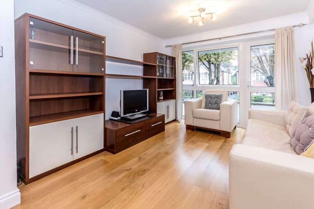 Property photo 2 of 8