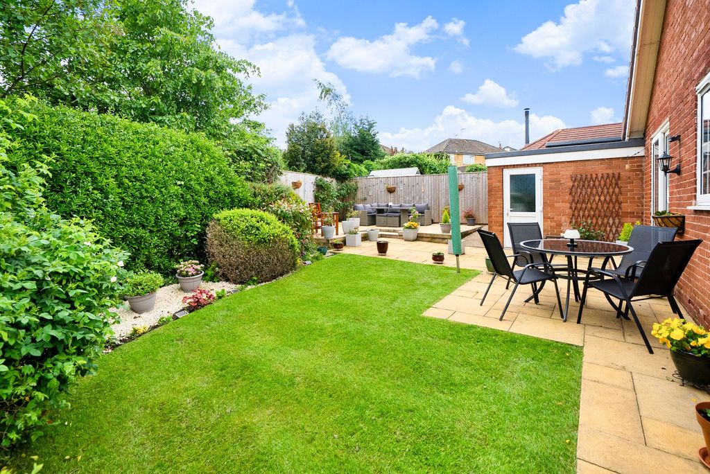 Property photo 2 of 18