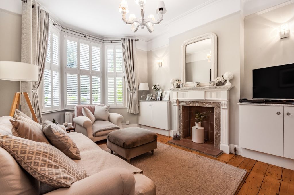 Property photo 1 of 7 842972 (2)