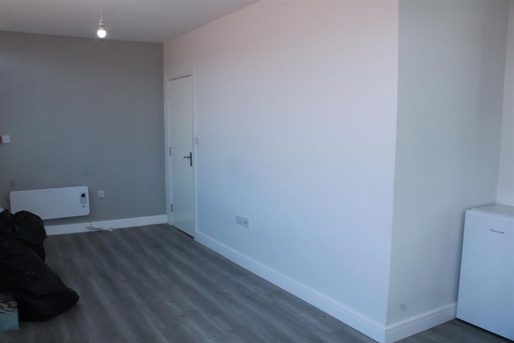 Property photo 3 of 8 Img_6427.Jpg