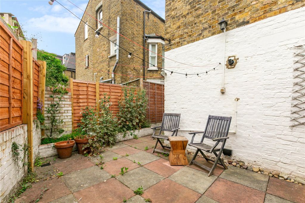 Property photo 3 of 10 Picture No. 13