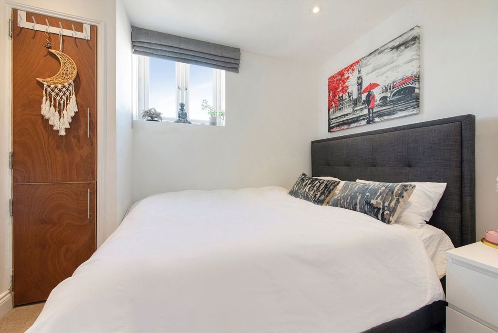 Property photo 3 of 5