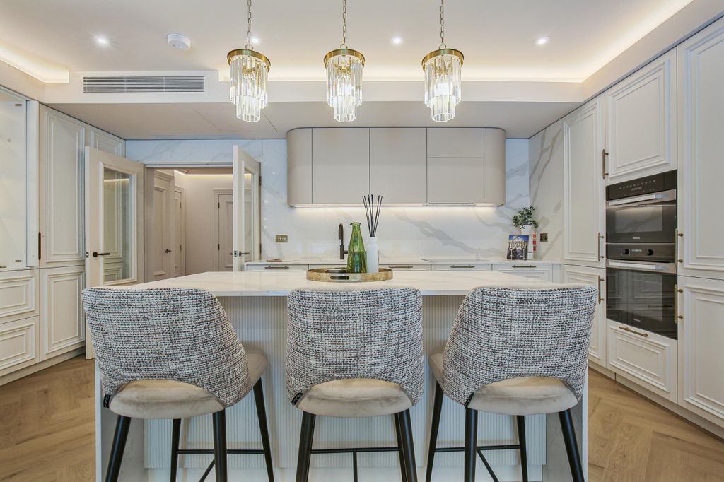 Property photo 3 of 14 Kitchen