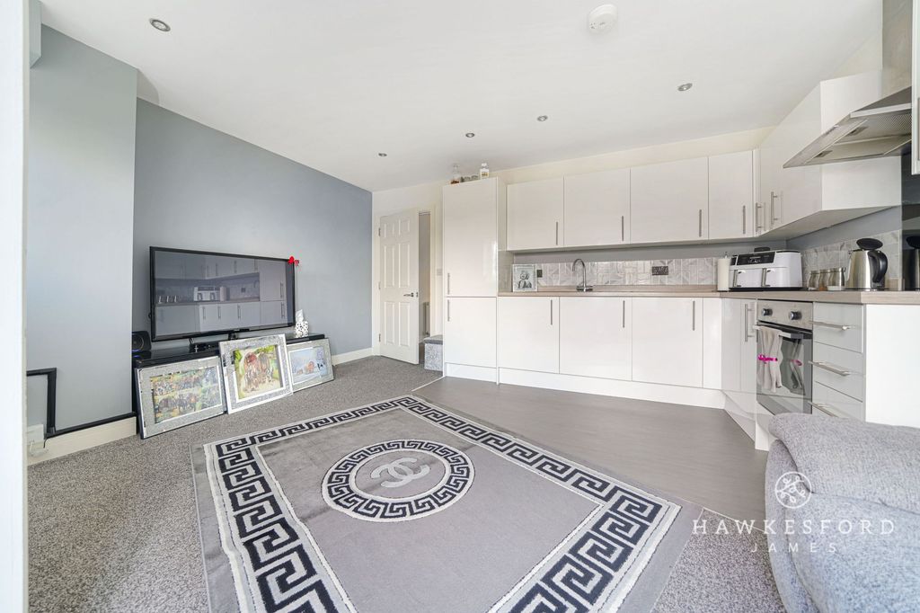 Property photo 3 of 8 Clarity Mews, Sittingbourne - Lounge/Kitchen