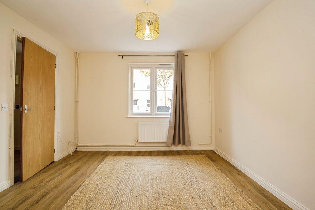 Property photo 3 of 20 Pbox-Img.Jpg