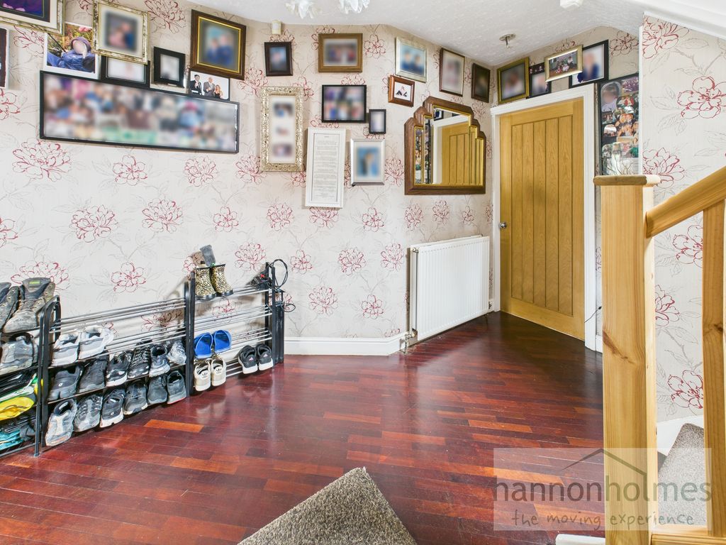 Property photo 3 of 40 Cam05283G0-Pr0112-Still002