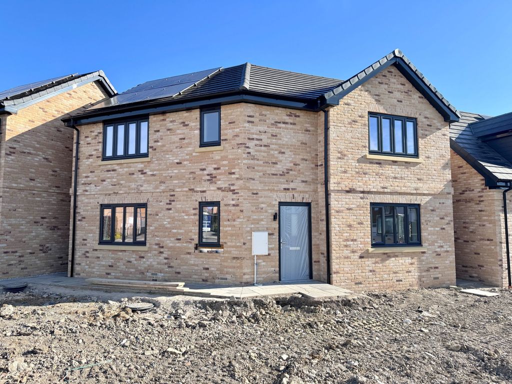 Property photo 1 of 11