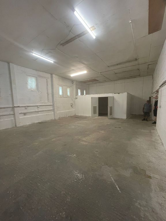 Property photo 1 of 3
