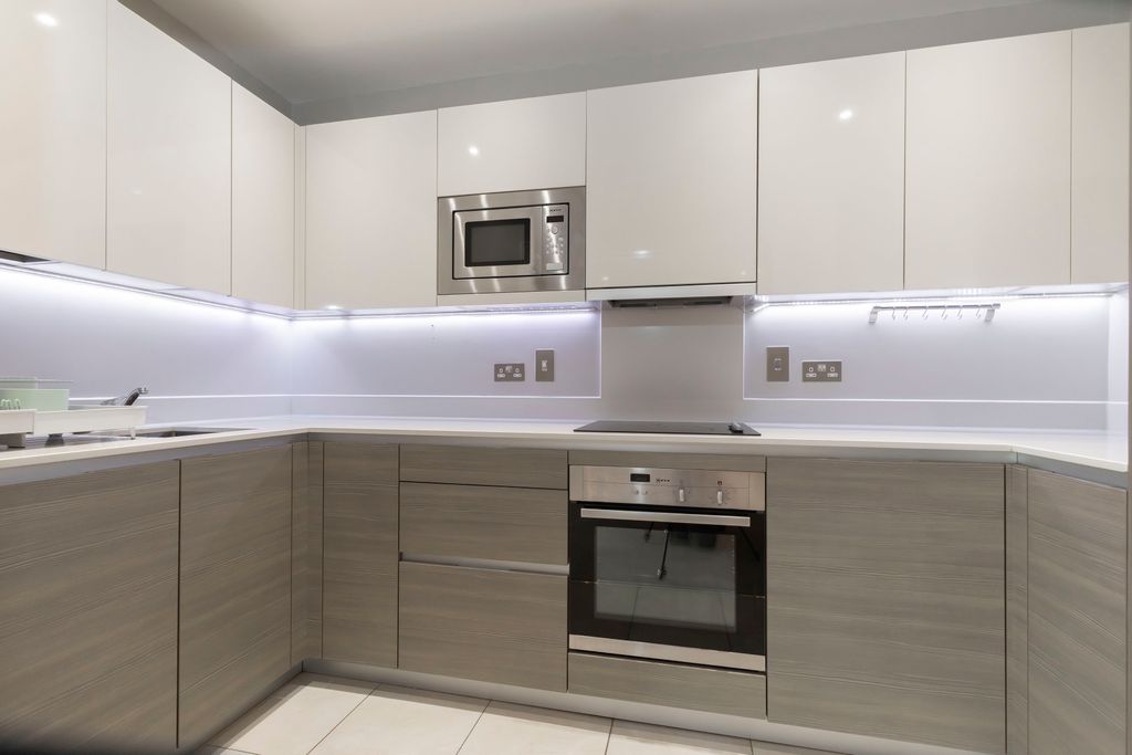 Property photo 2 of 12 Sandford Court-06