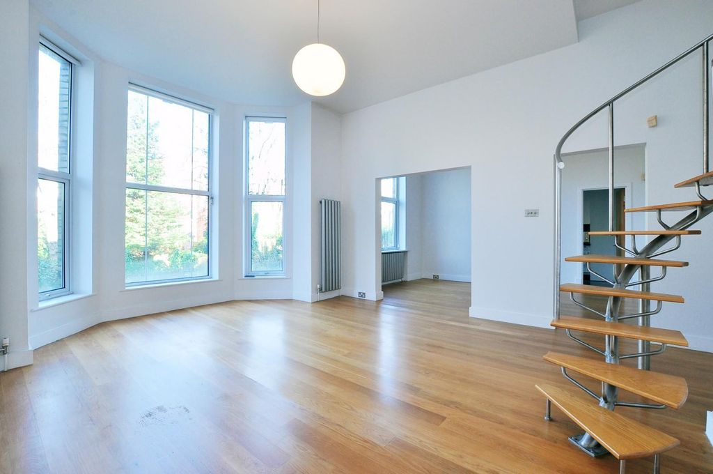 Property photo 1 of 12 Image