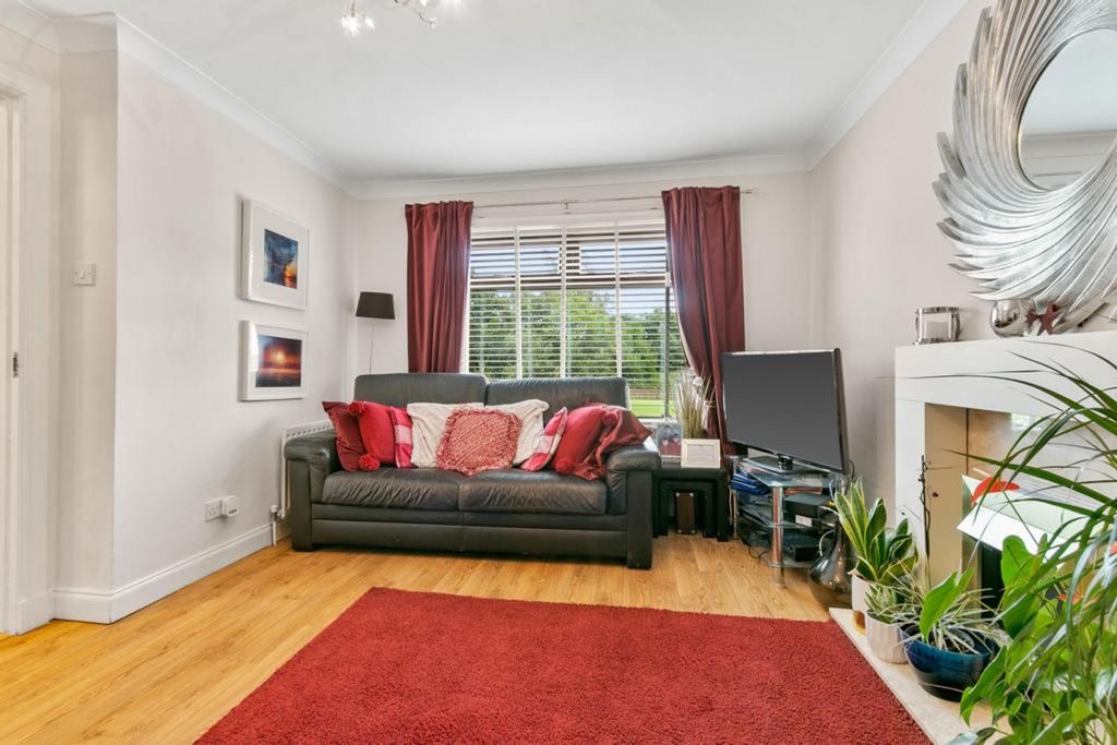 Property photo 3 of 37