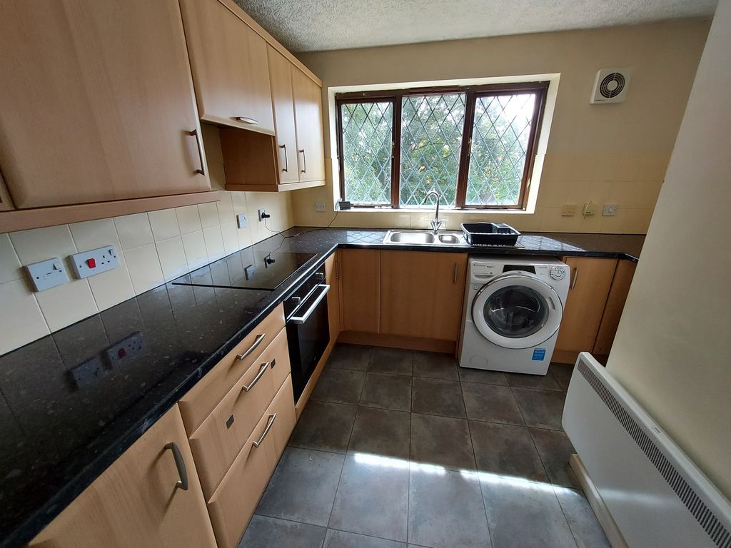 Property photo 2 of 5 Kitchen