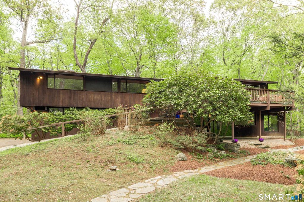 Property photo 1 of 31