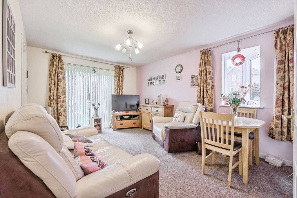 Property photo 2 of 15 Pbox-Img.Jpg