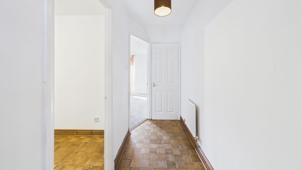 Property photo 2 of 18 4107374