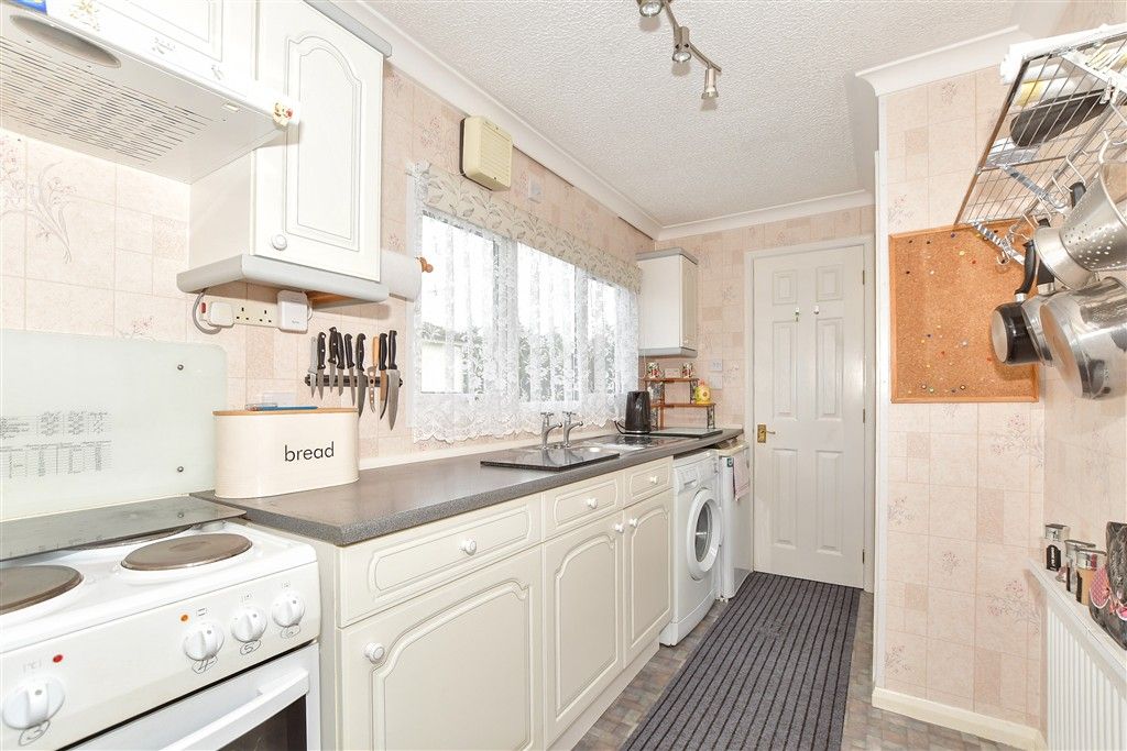 Property photo 1 of 10 Kitchen
