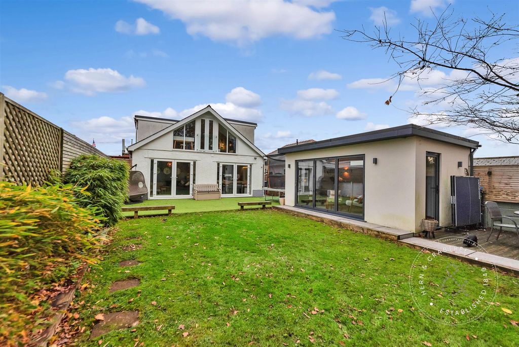 Property photo 1 of 37 Caegwyn-Road-30.Jpg