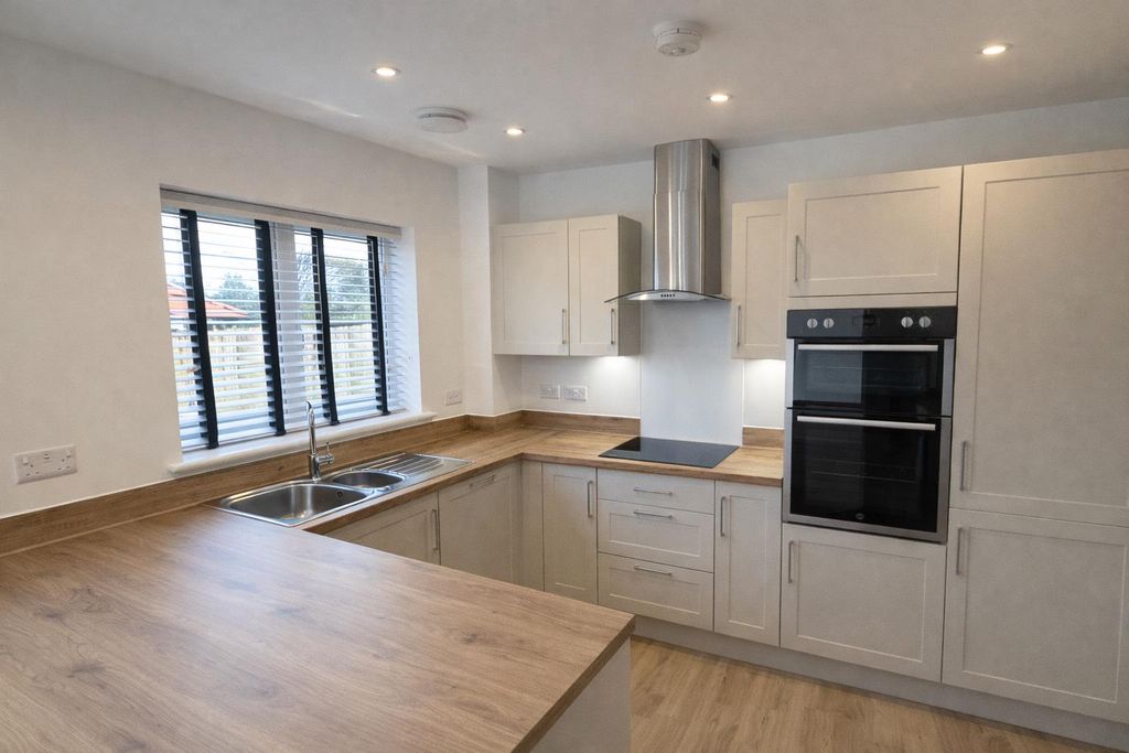 Property photo 1 of 11 Kitchen Edit.Png