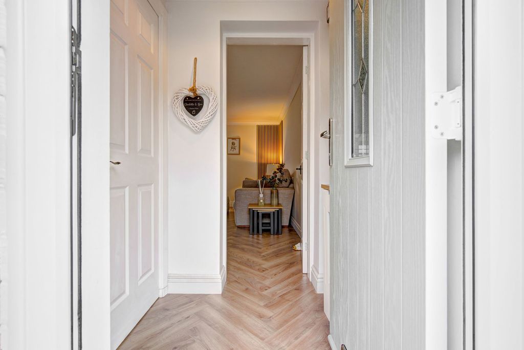 Property photo 3 of 29