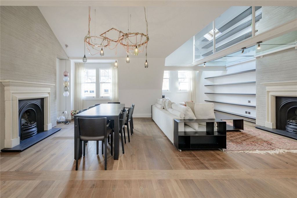 Property photo 1 of 12 Dining Room