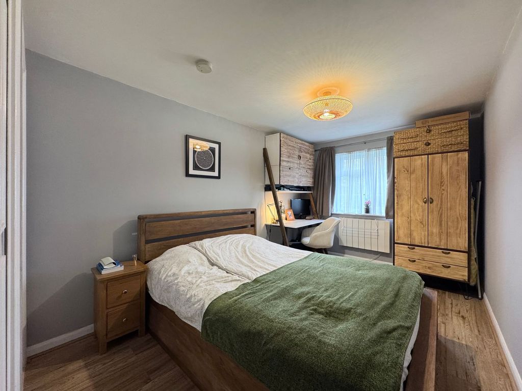 Property photo 3 of 13 Bedroom