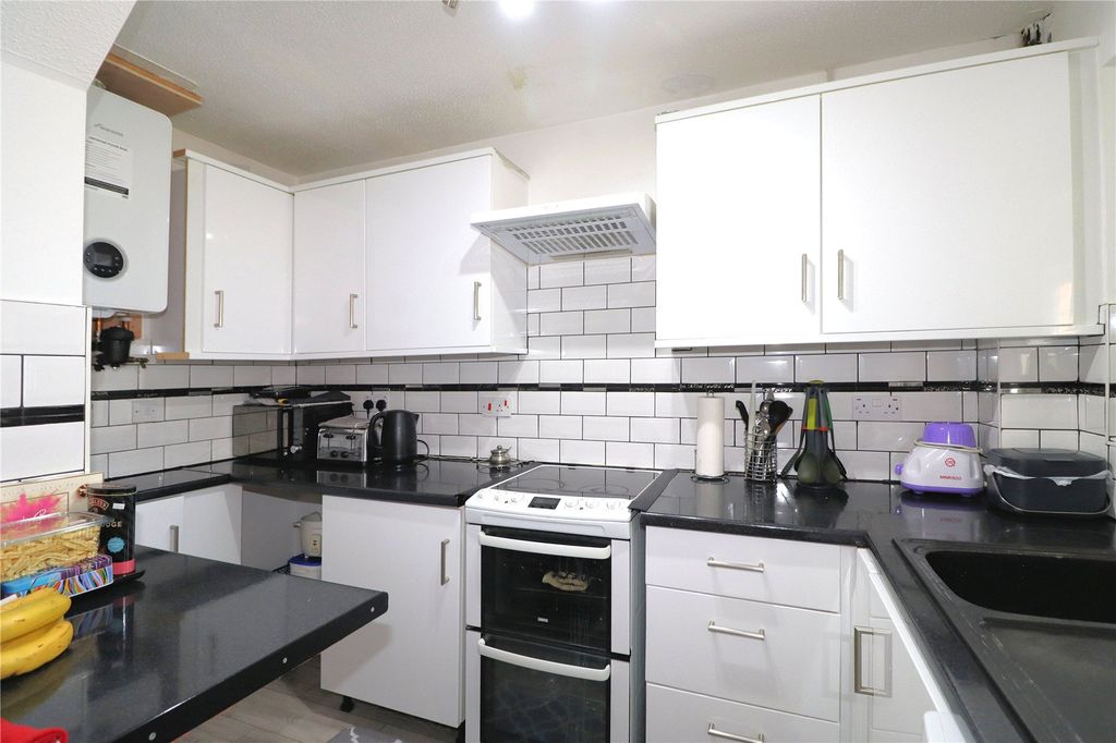 Property photo 3 of 6 Picture No. 21