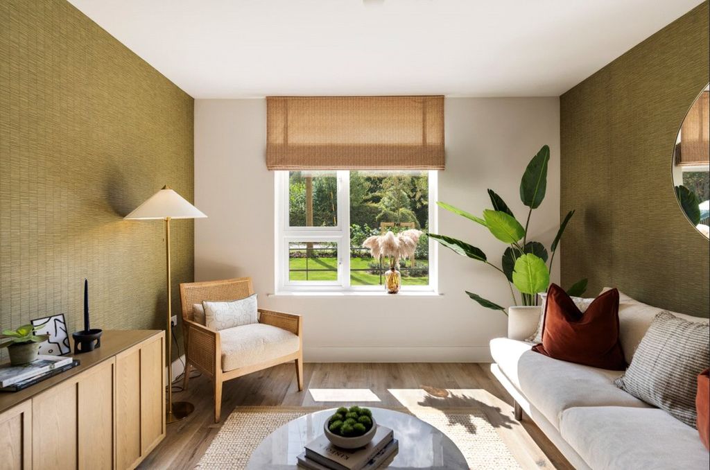 Property photo 3 of 12 Show Home