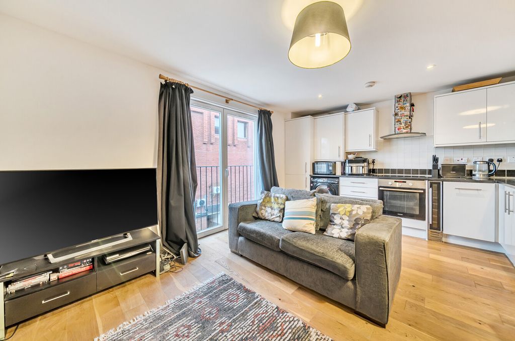 Property photo 2 of 15 1409360-4-6984A20...