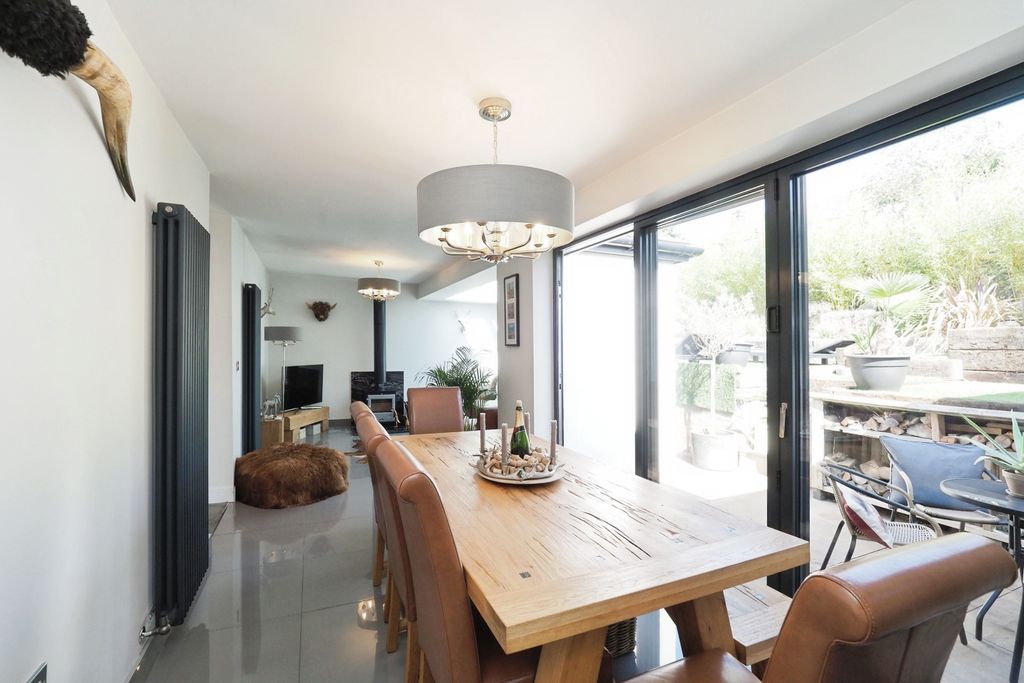 Property photo 2 of 20 Img_2985