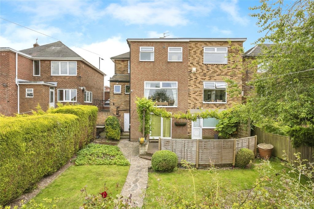 Property photo 2 of 17 Rear