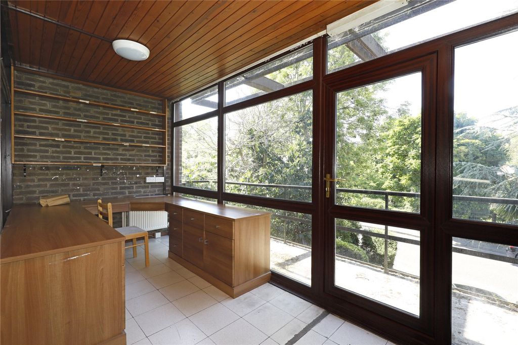 Property photo 2 of 13 Study/Office