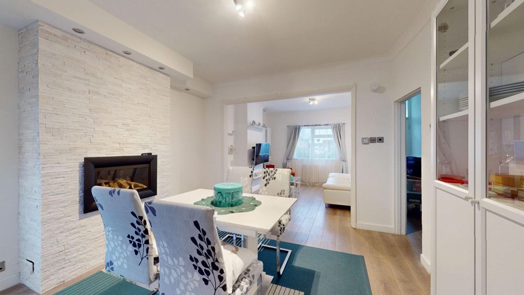 Property photo 3 of 32