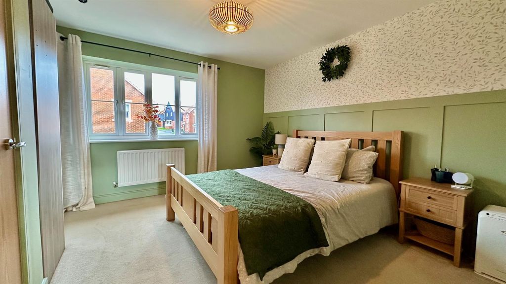 Property photo 3 of 27