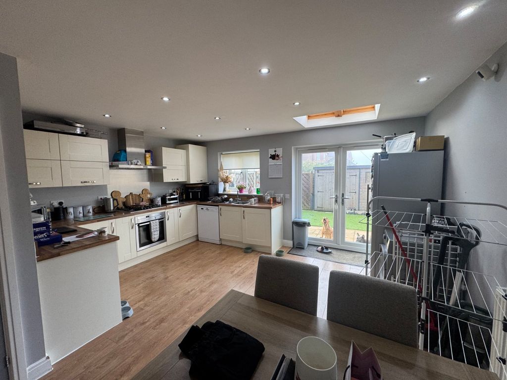 Property photo 3 of 9 Picture No. 04