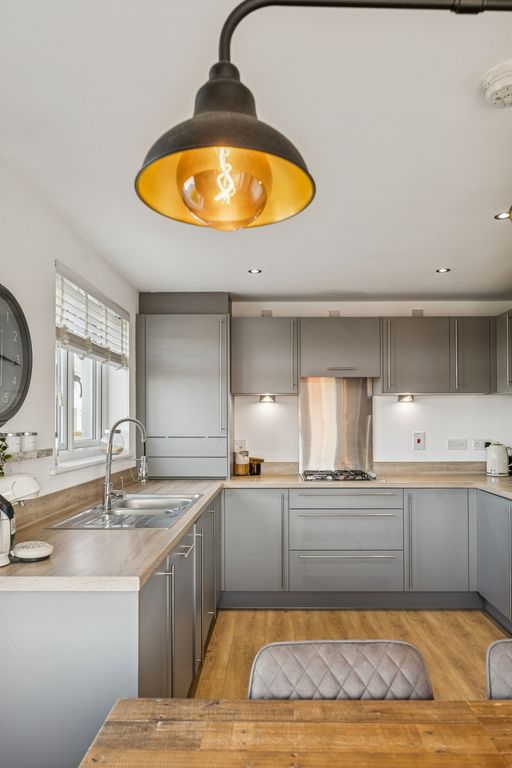 Property photo 3 of 37 Kitchen