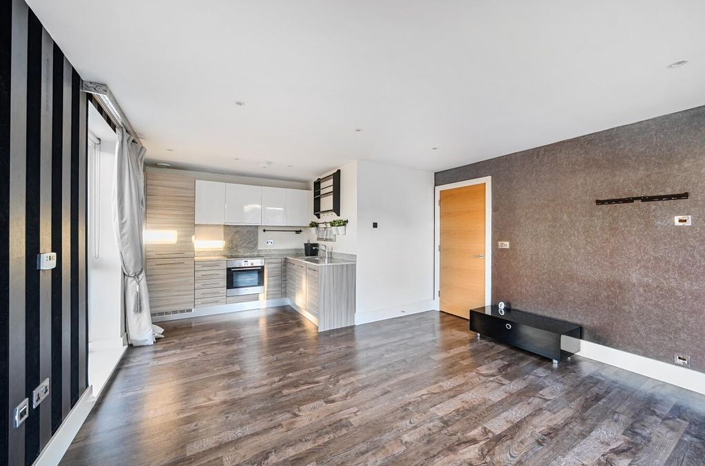 Property photo 2 of 8 Davidson Frost-Wellings, Dfw, Madeline Court, Livi