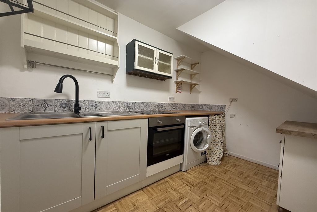 Property photo 1 of 5 (Main)