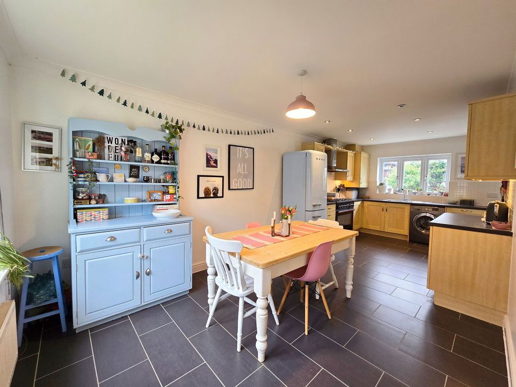 Property photo 2 of 29