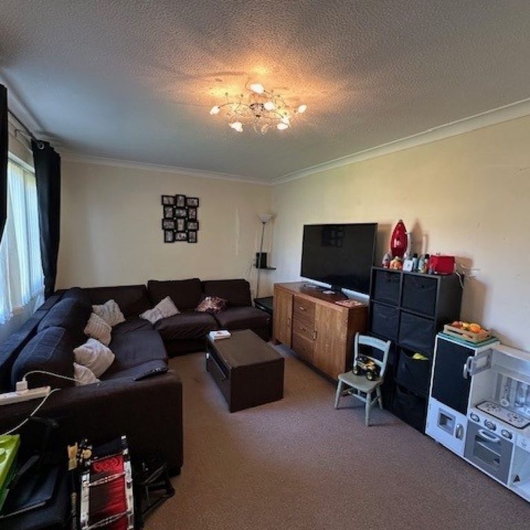 Property photo 3 of 8