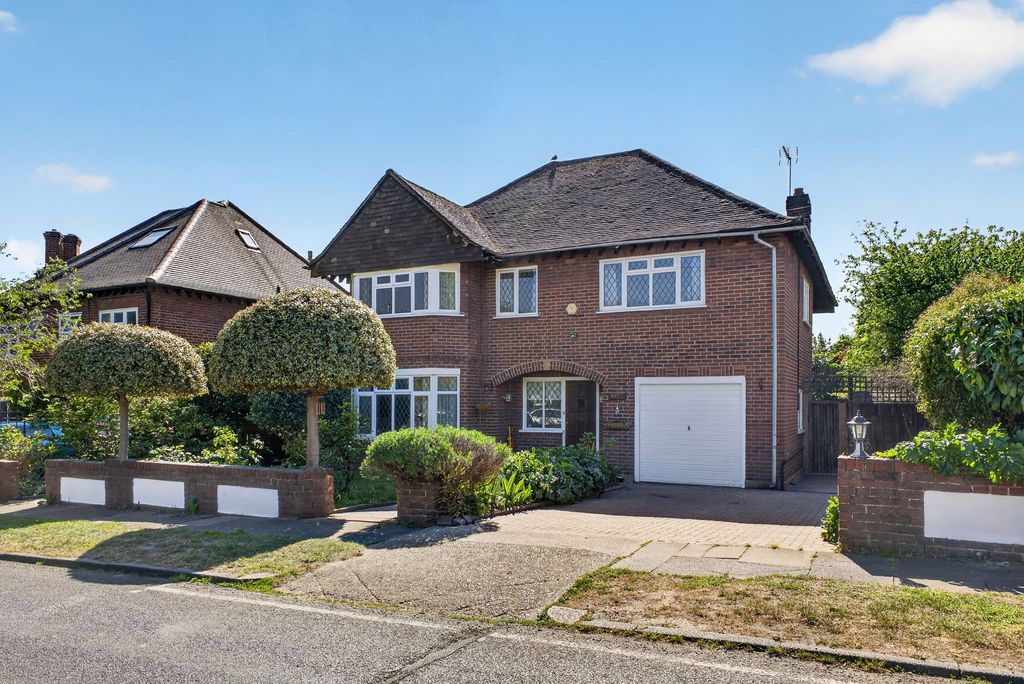 Property photo 1 of 27 Ivy Gate
